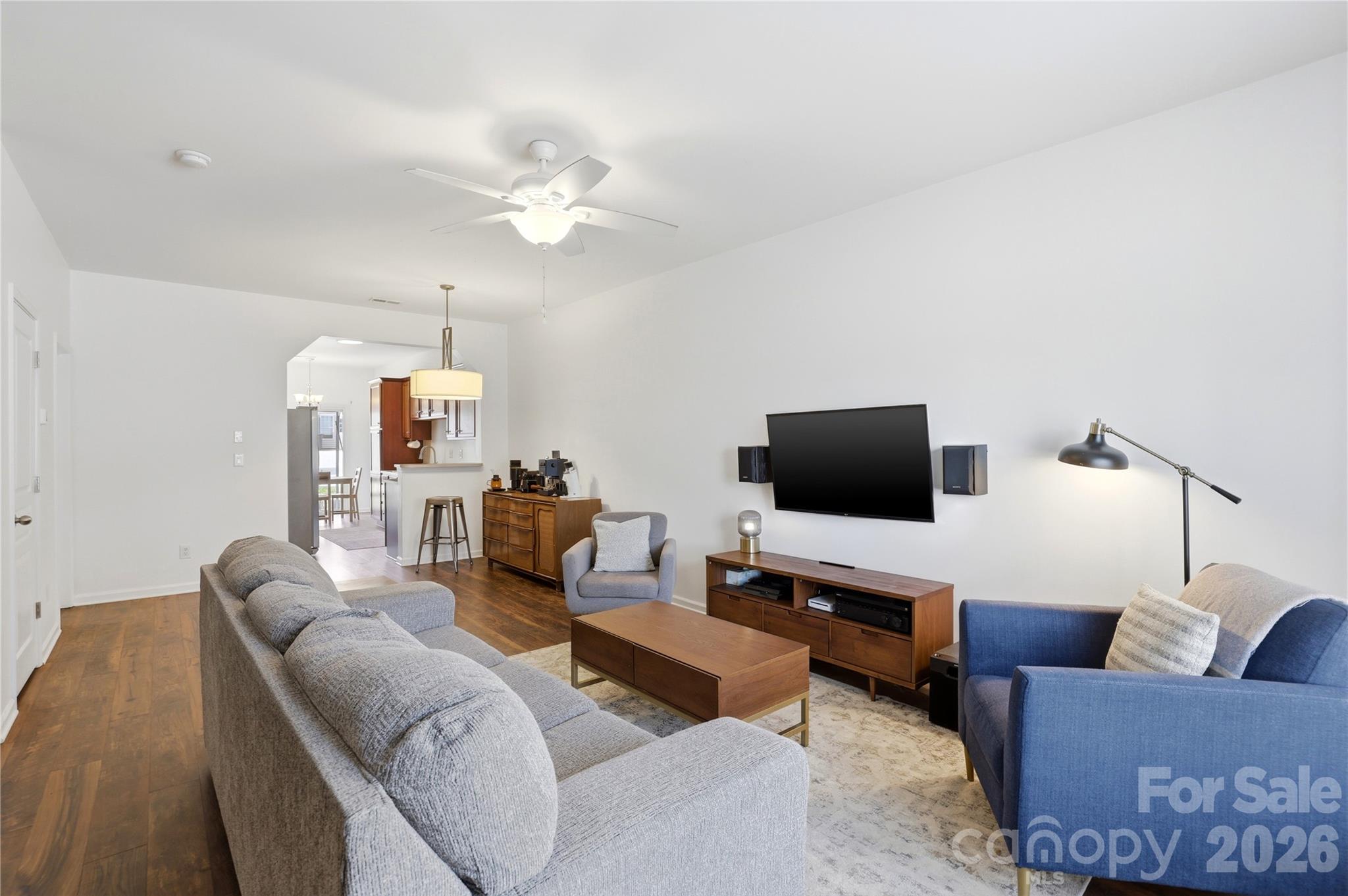 1005 Laparc Lane — photo