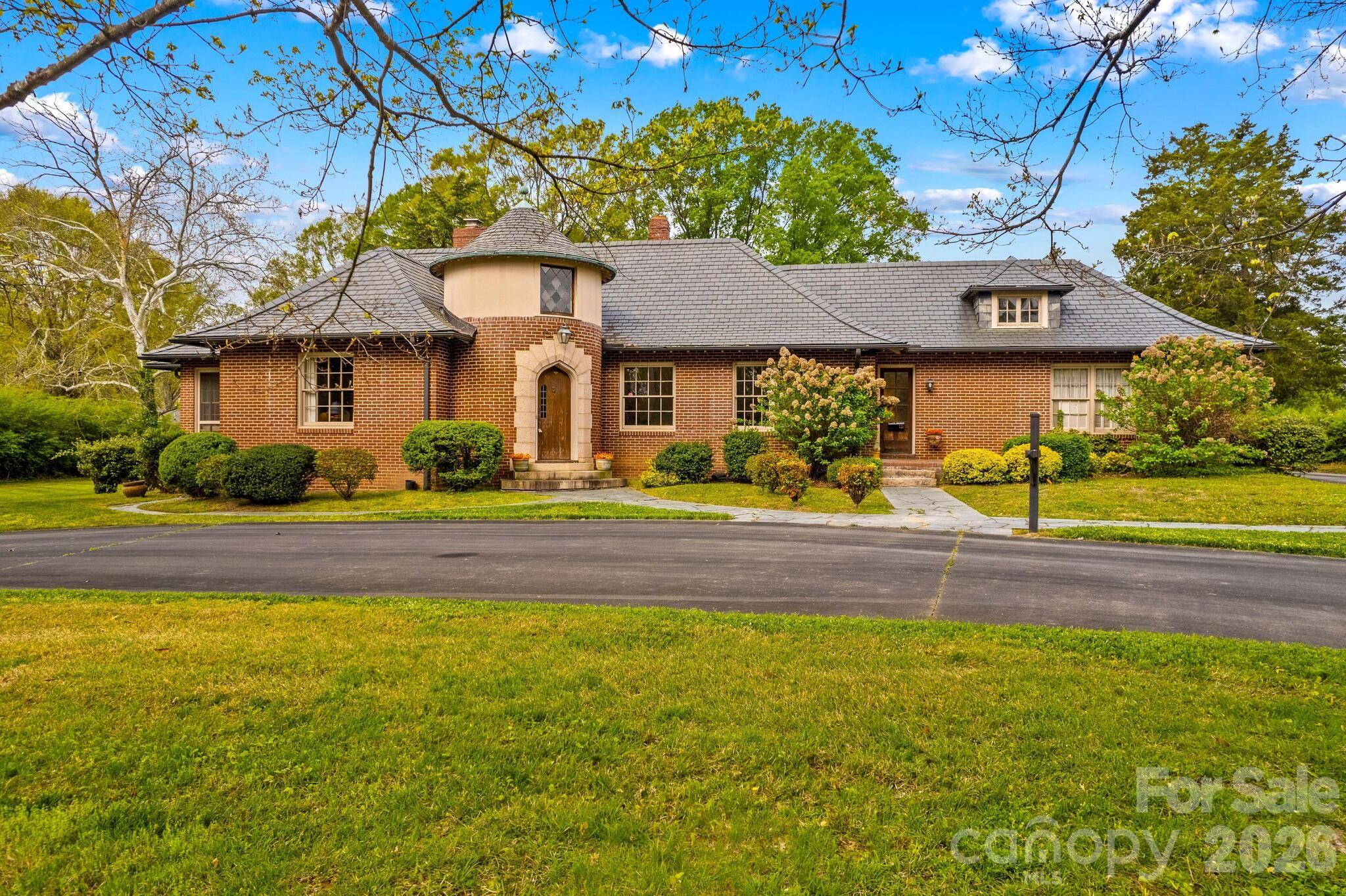 725 Mocksville Avenue — photo