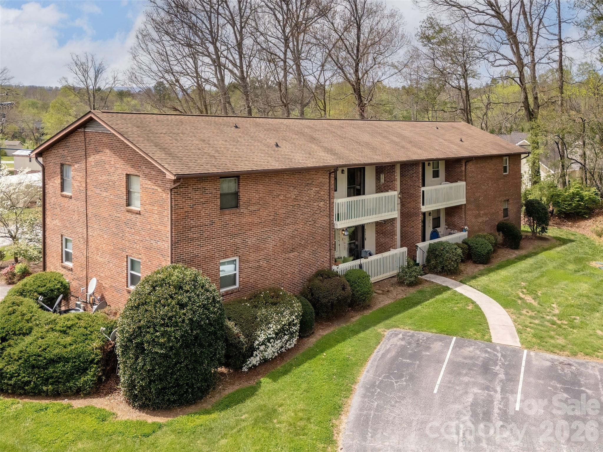 103 Oakwood Place 4 — photo