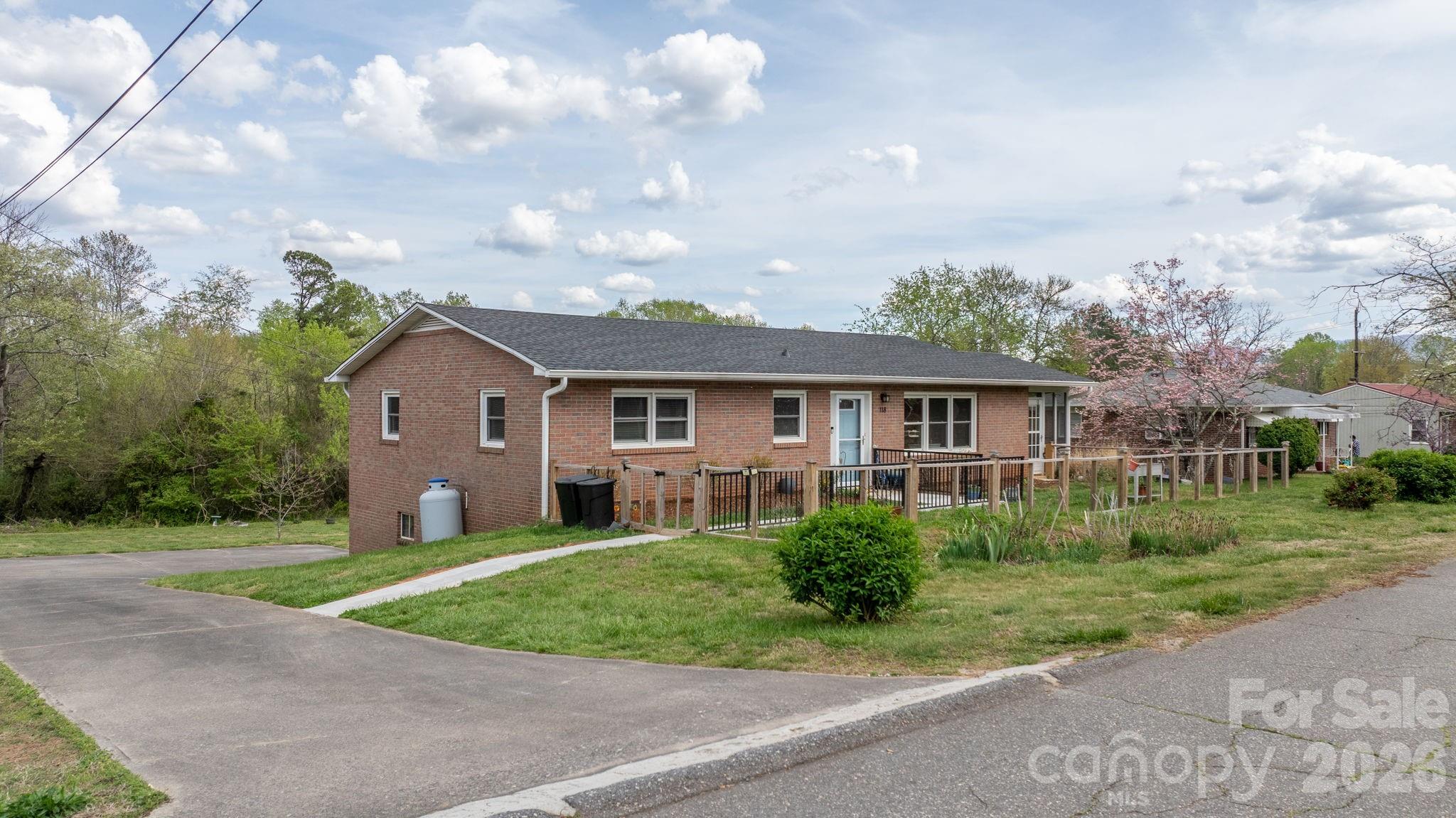 118 Whitley Road — photo