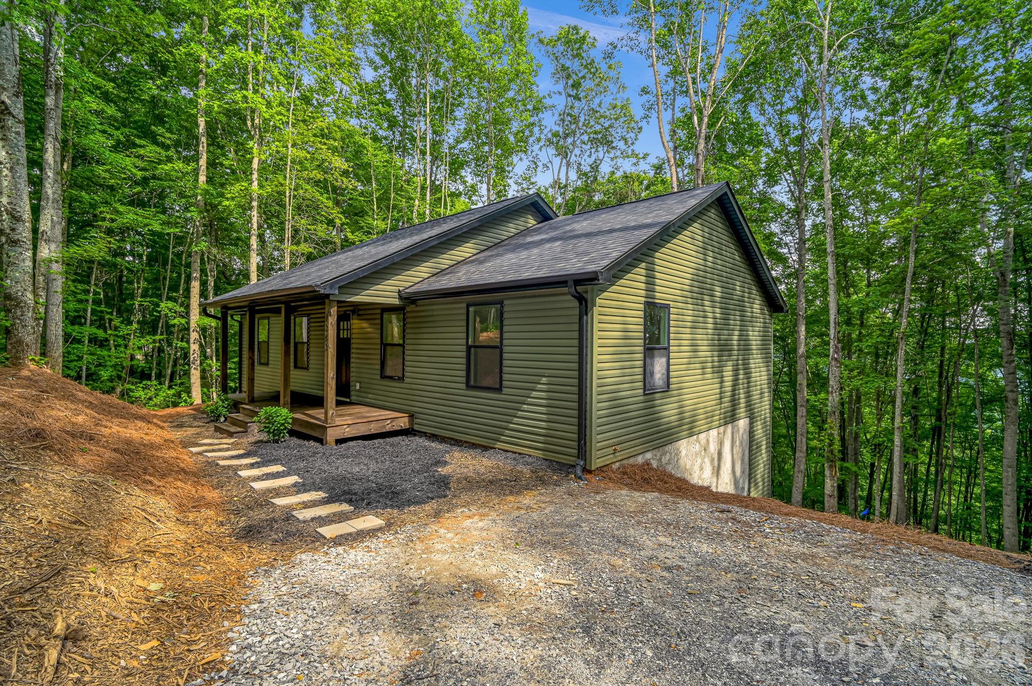 1282 Old Country Road 36 — photo
