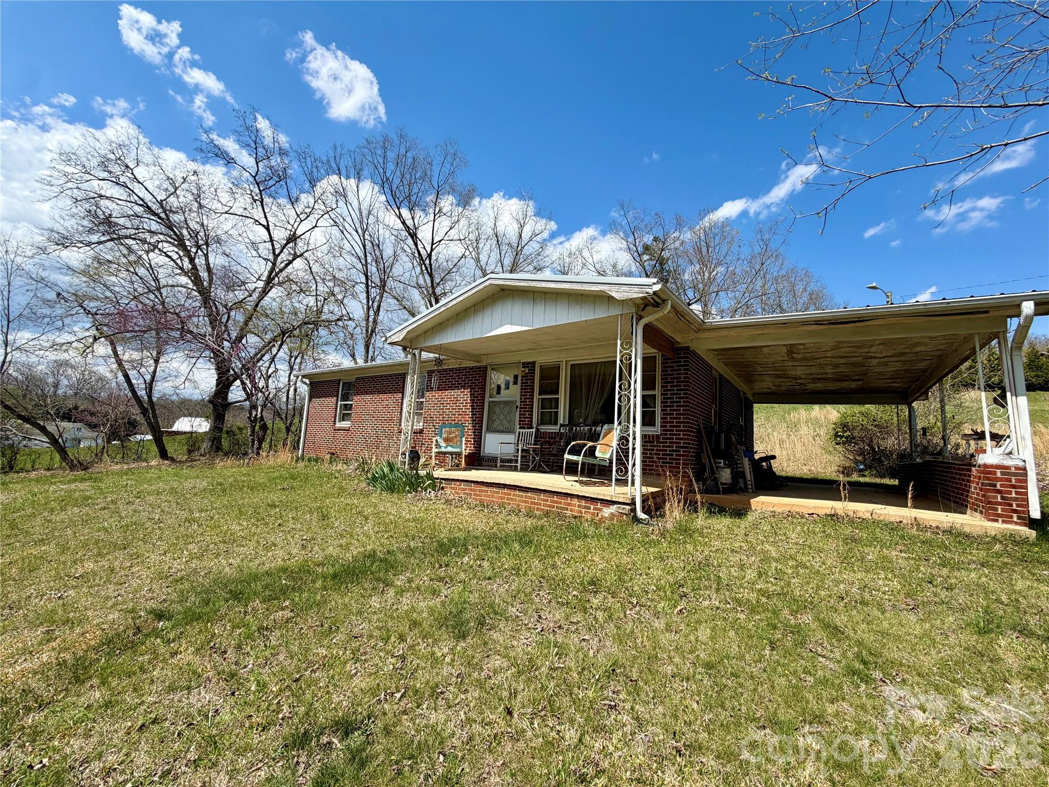 637 Fletcher Martin Road — photo