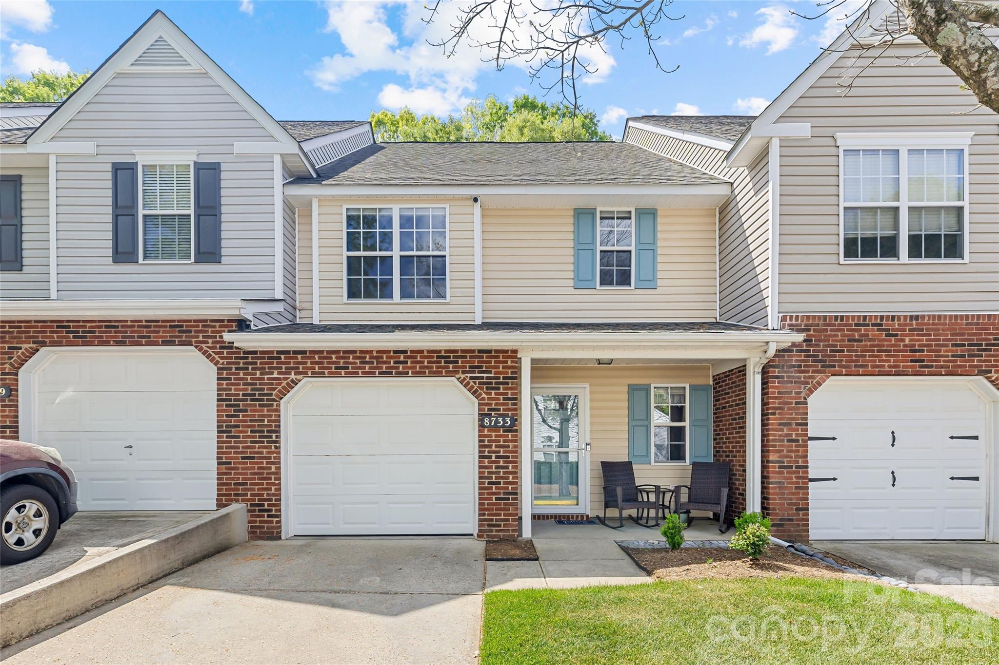 8733 Robinson Forest Drive — photo