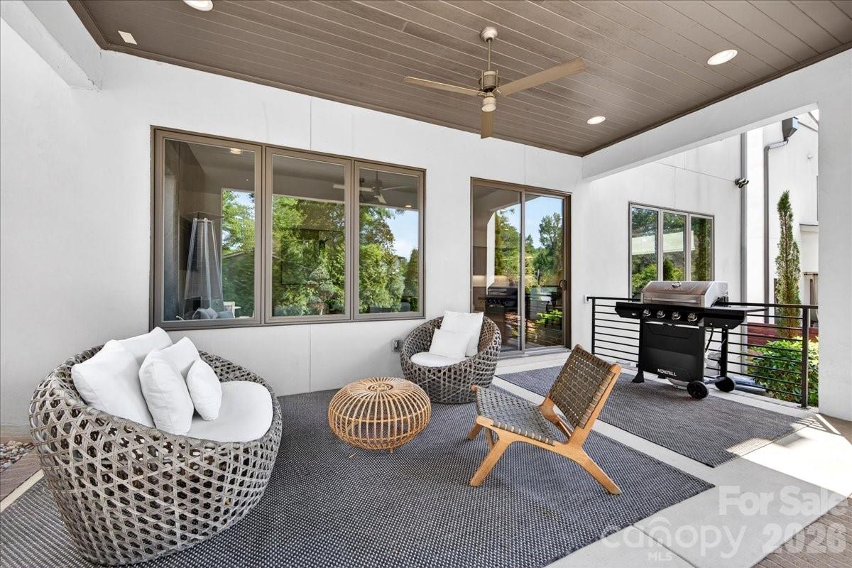 1310 Levy Way — photo