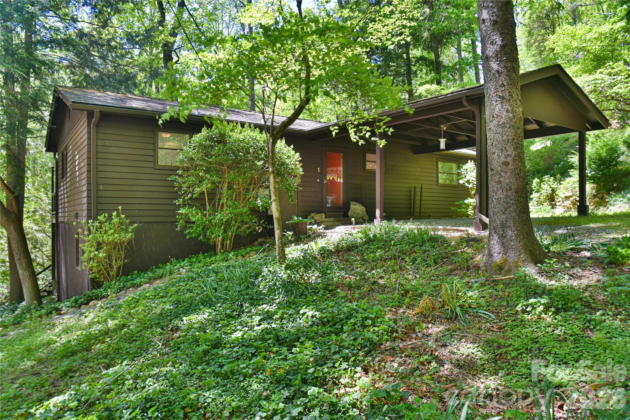 1 Hillcrest Lane — photo