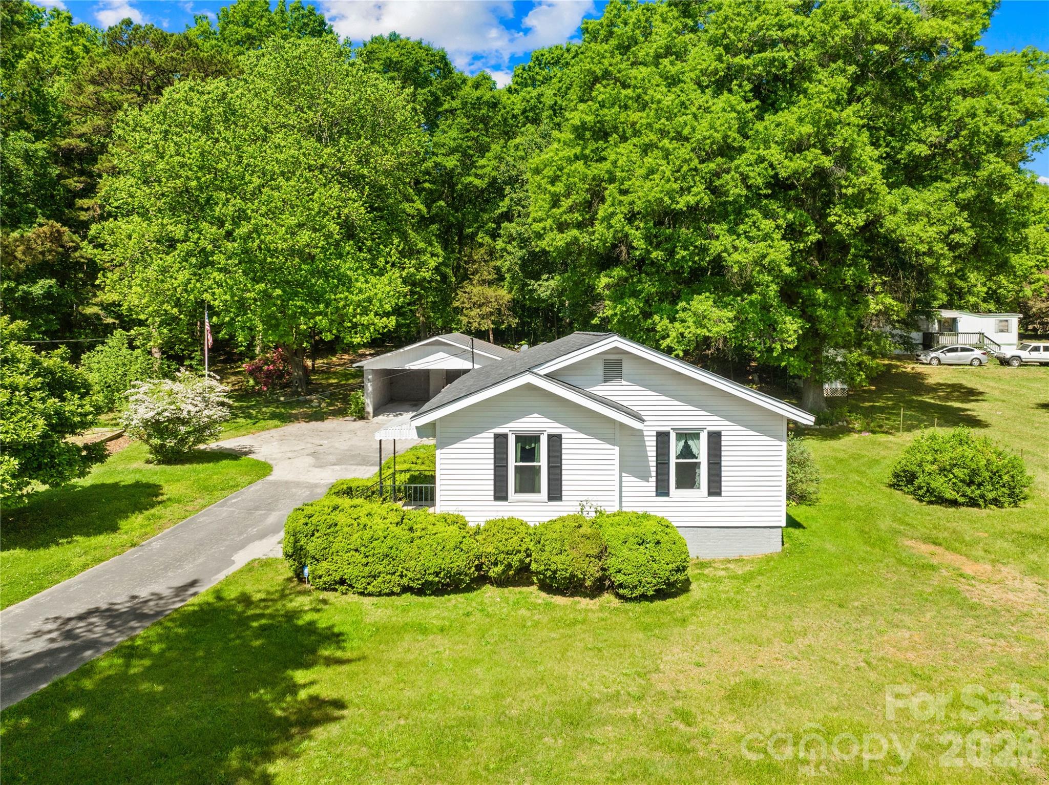 213 Ledford Drive — photo