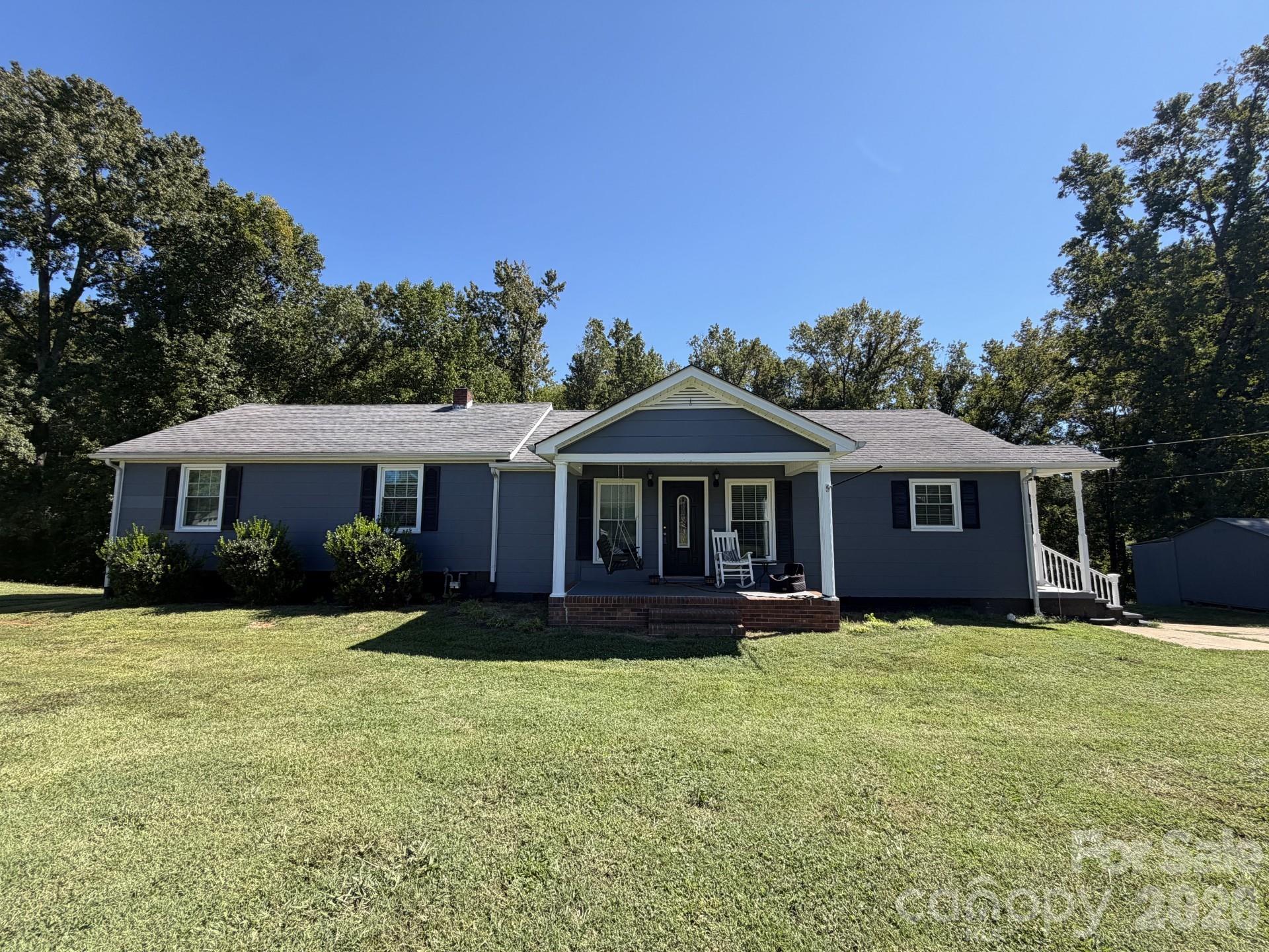 636 Willis Road — photo