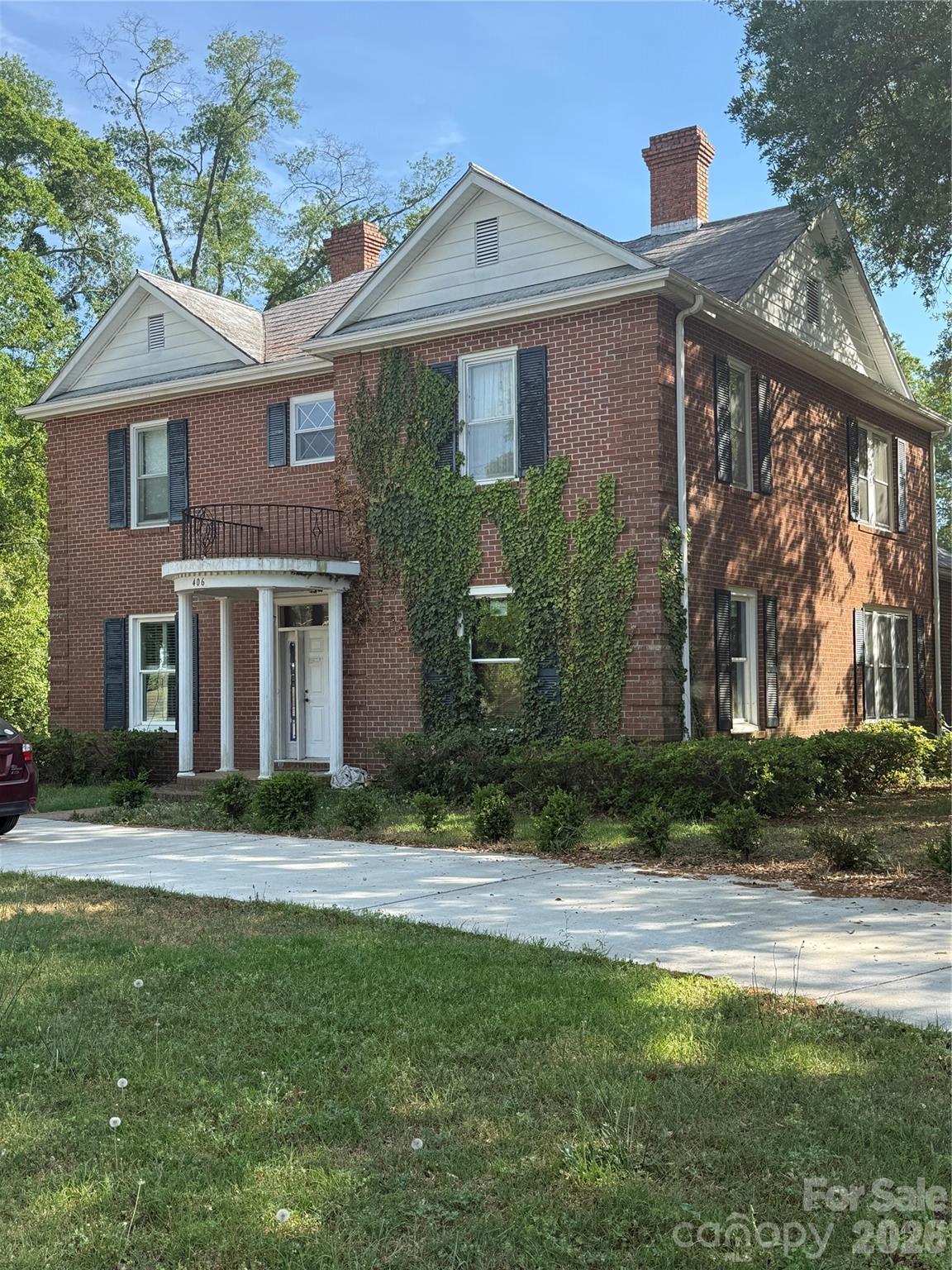 406 E Main Street — photo