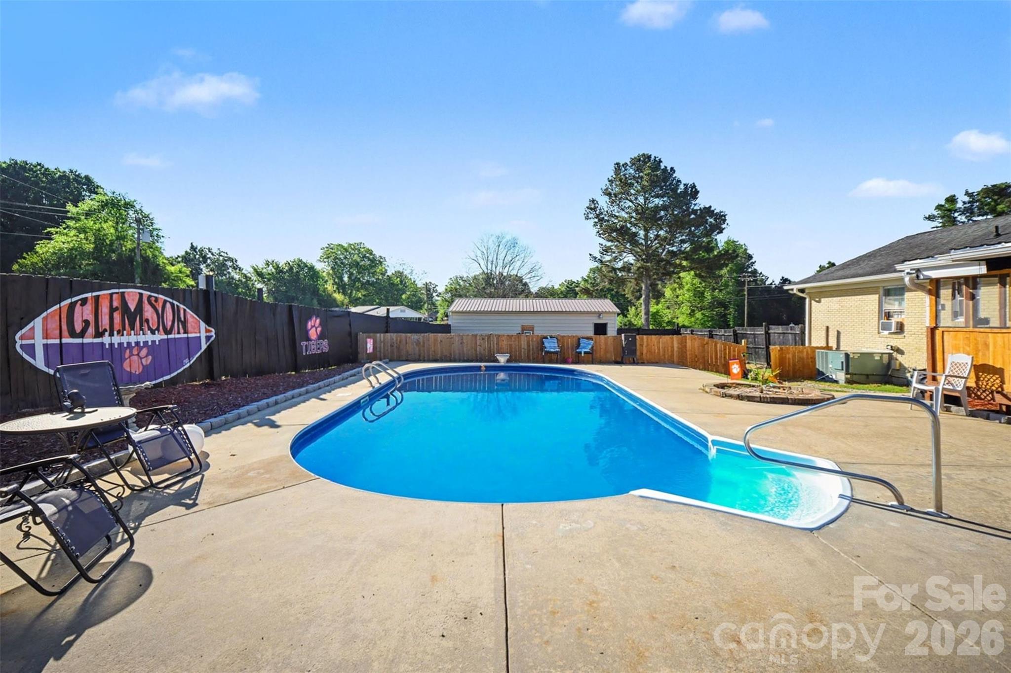 1087 Greenbriar Drive — photo
