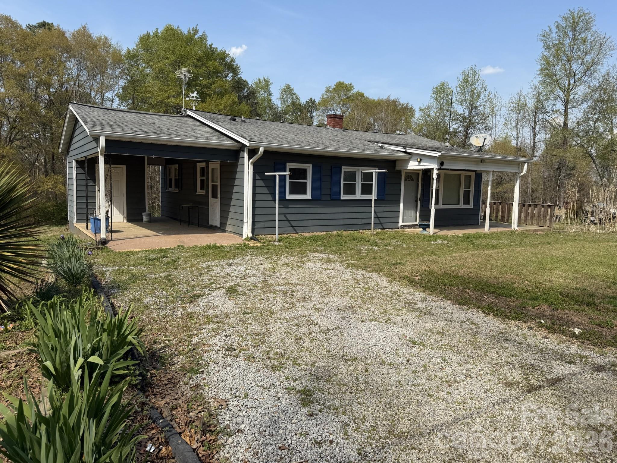 183 Pebble Drive — photo