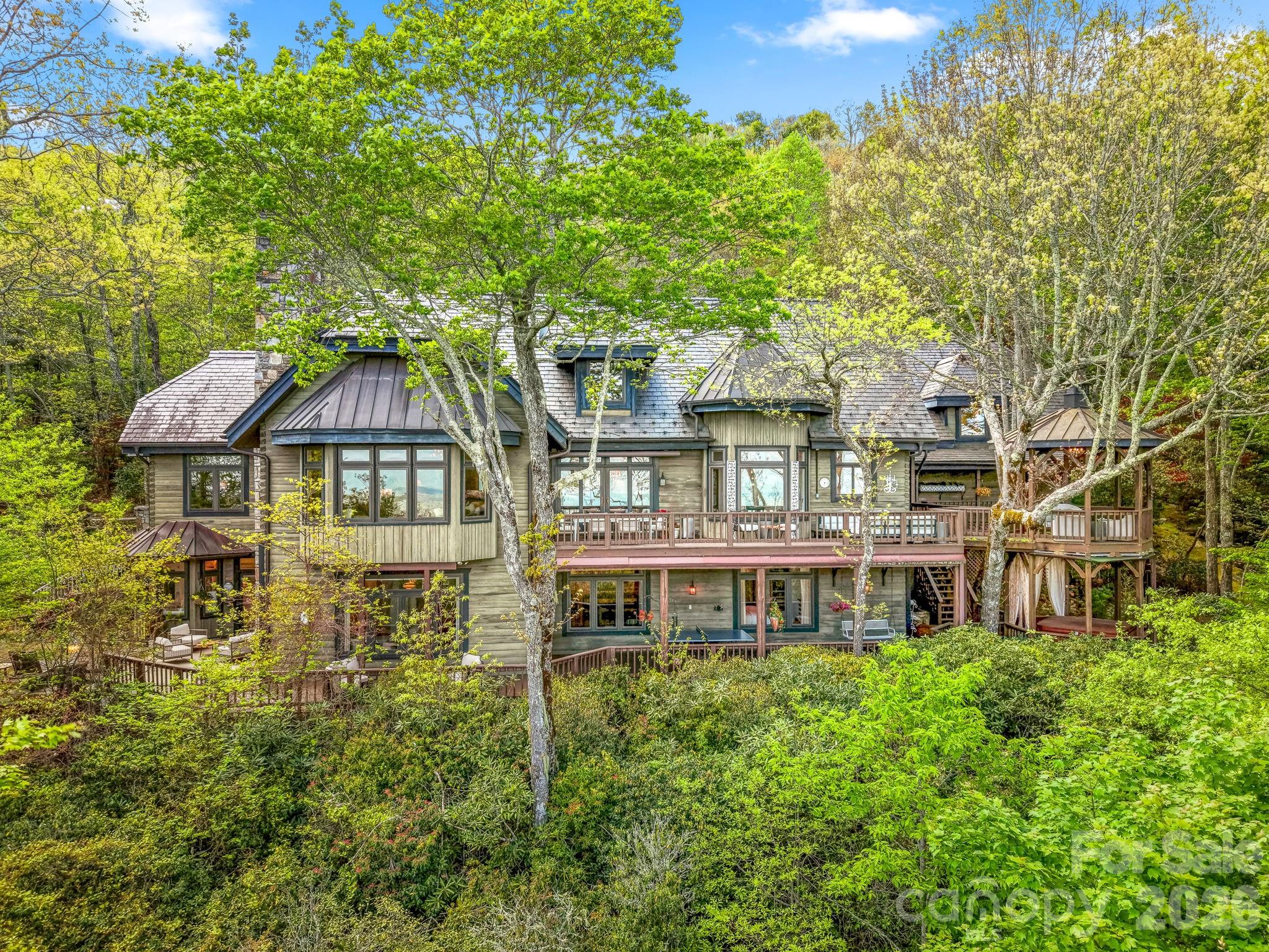 1052 Toxaway Drive — photo