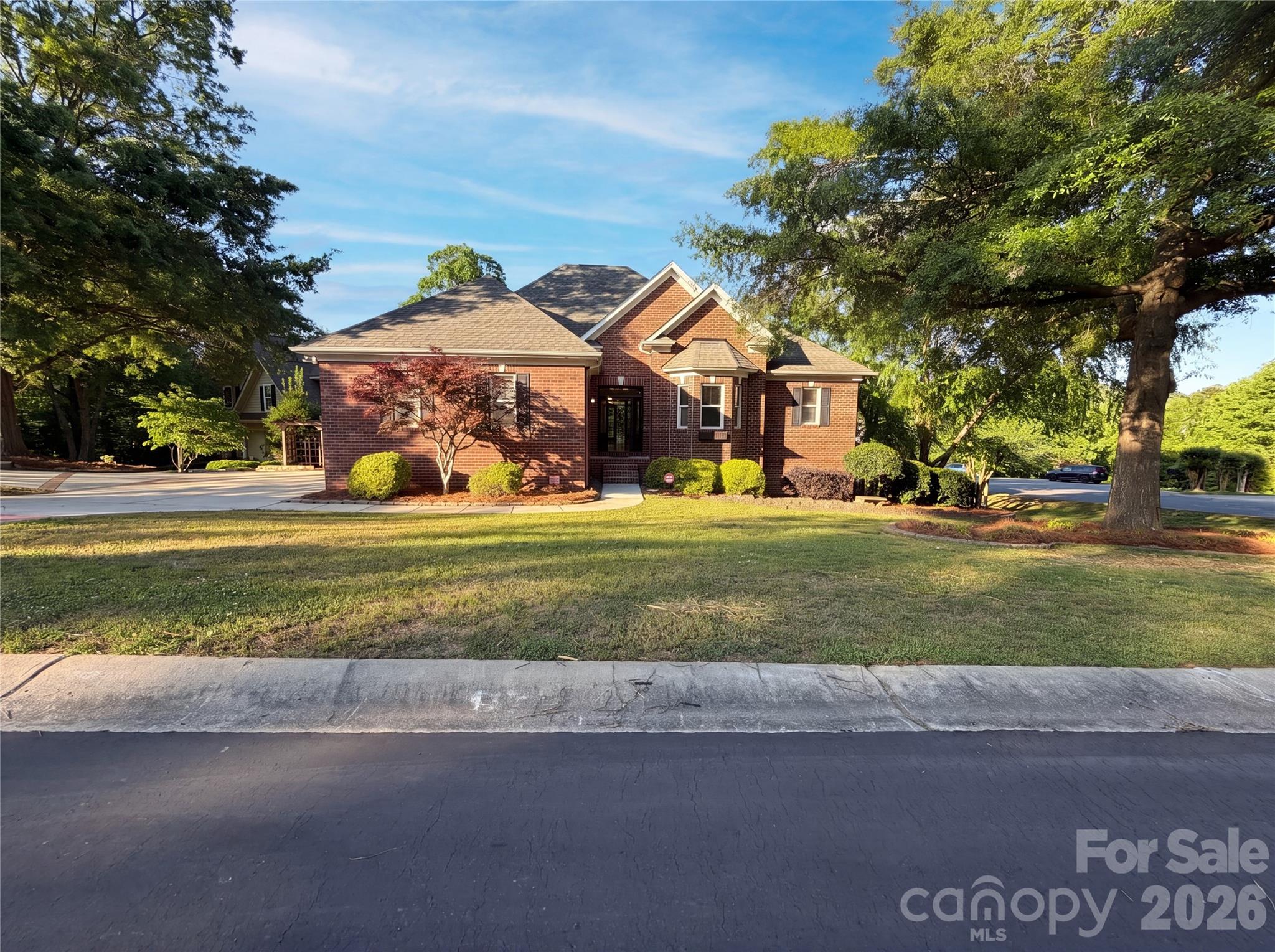142 Canterbury Crossing — photo