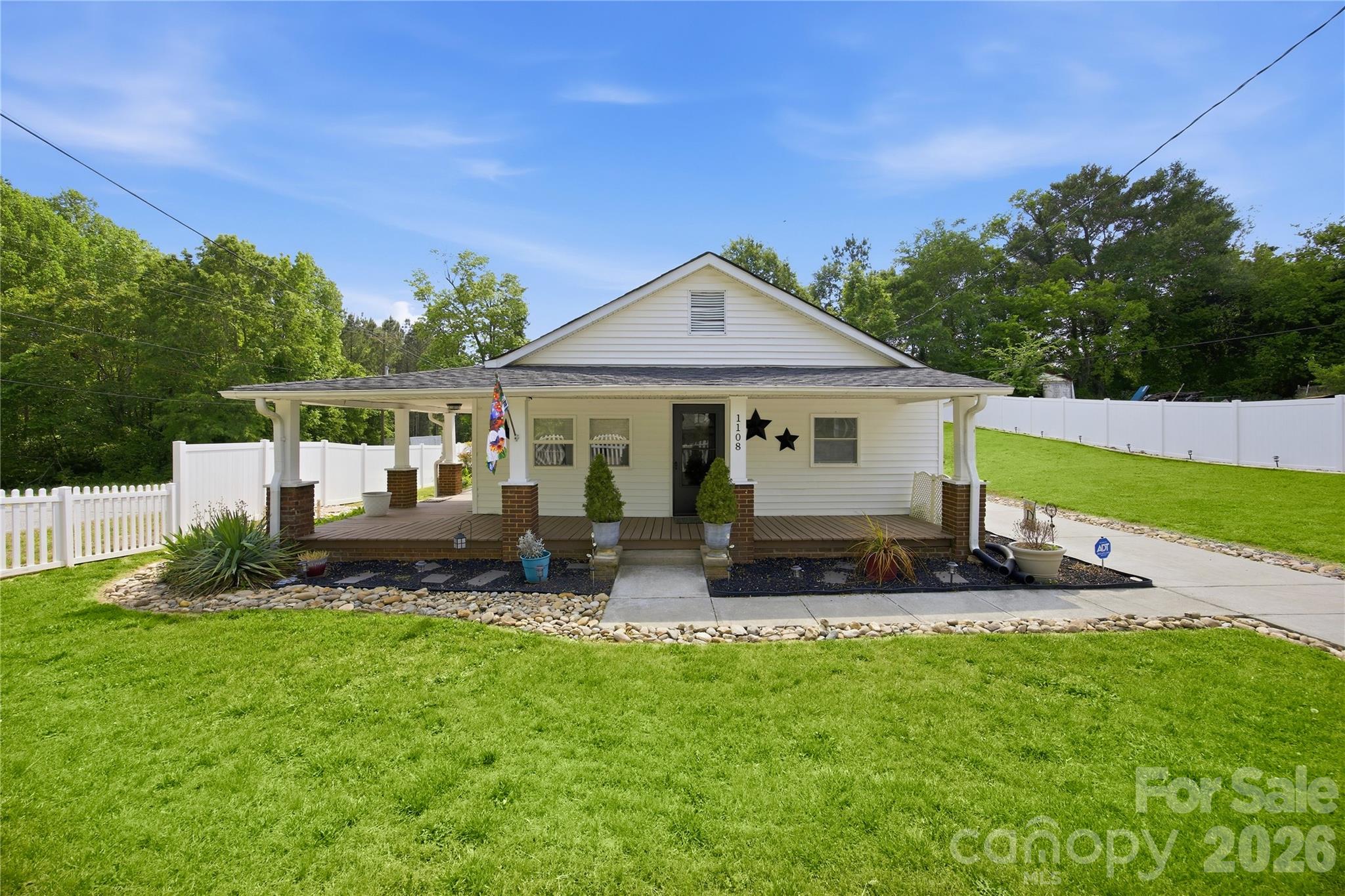 1108 Skyland Street — photo