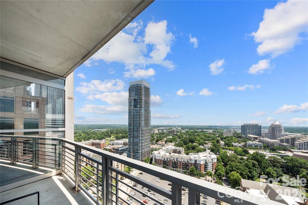 333 W Trade Street 2200 — photo