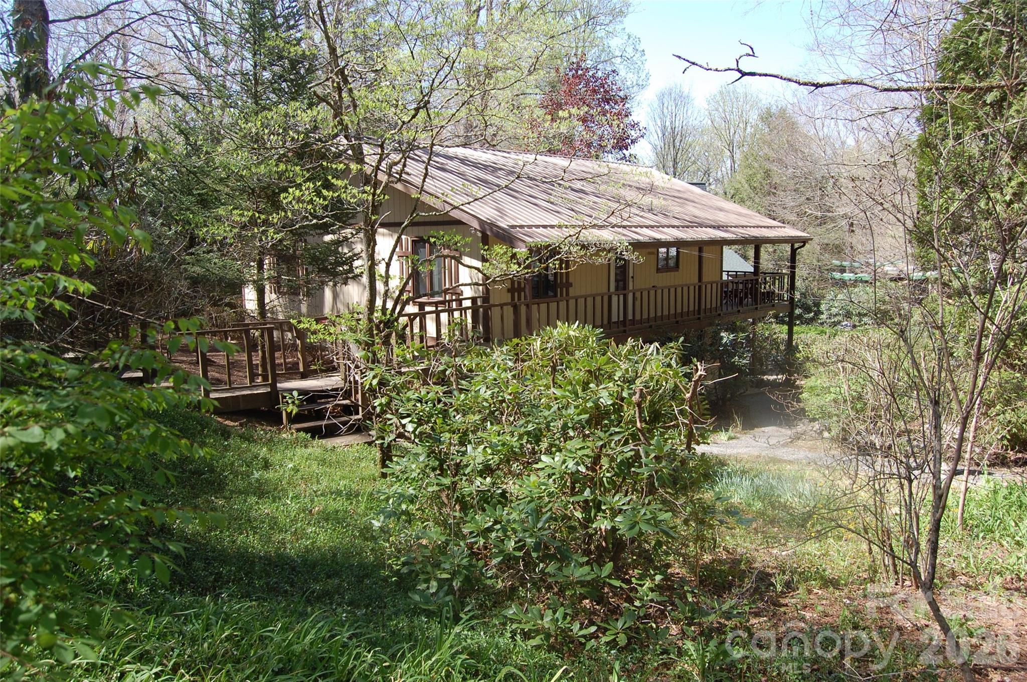 61 Dew Drop Loop, Newland, NC 28657 — photo 2