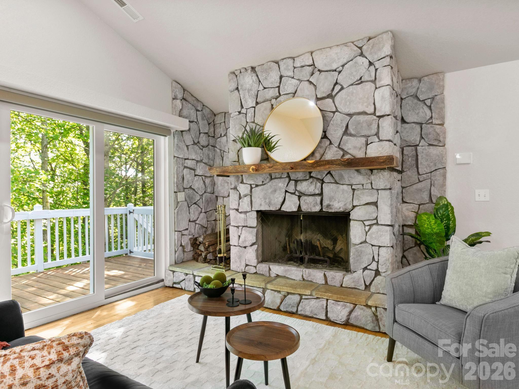 220 Jones Court — photo