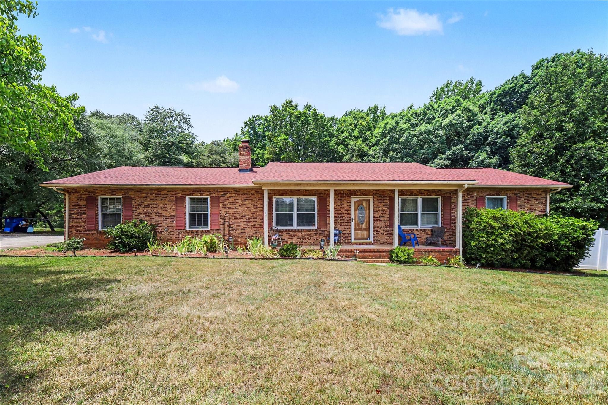 888 Sunbeam Drive — photo