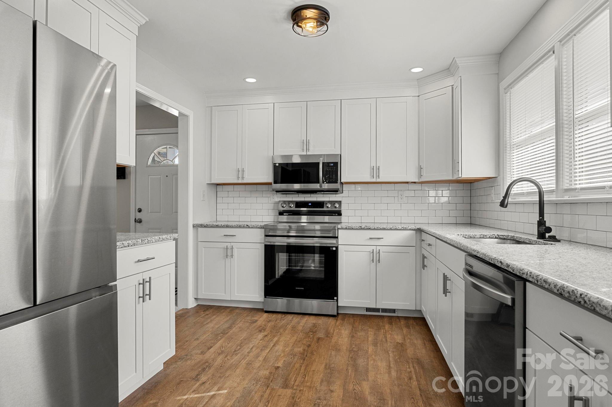 322 Holland Circle — photo