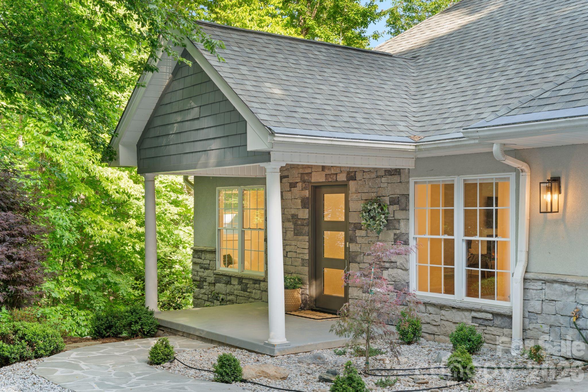2508 Carriage Falls Court — photo