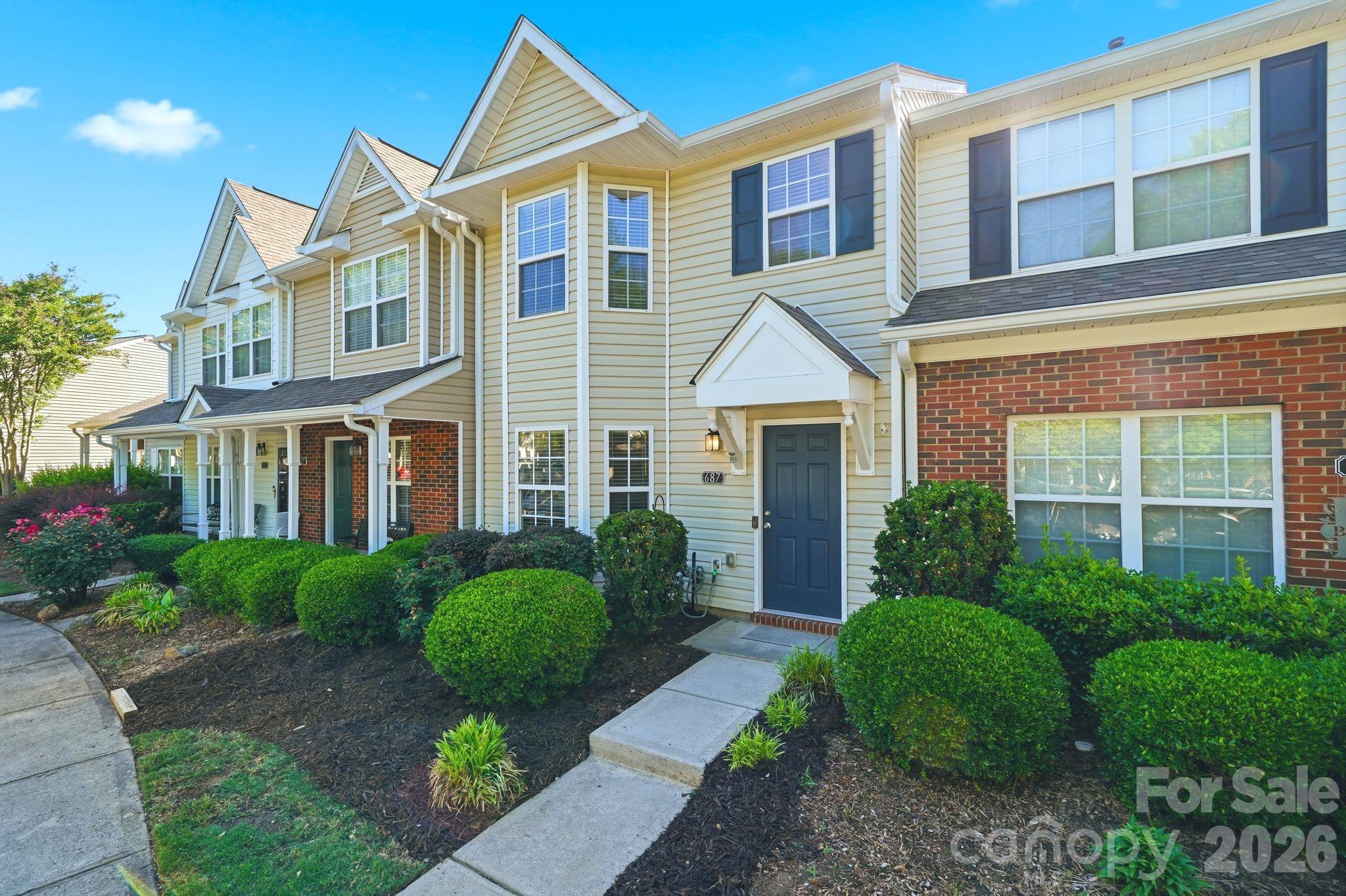 687 Rock Lake Glen — photo