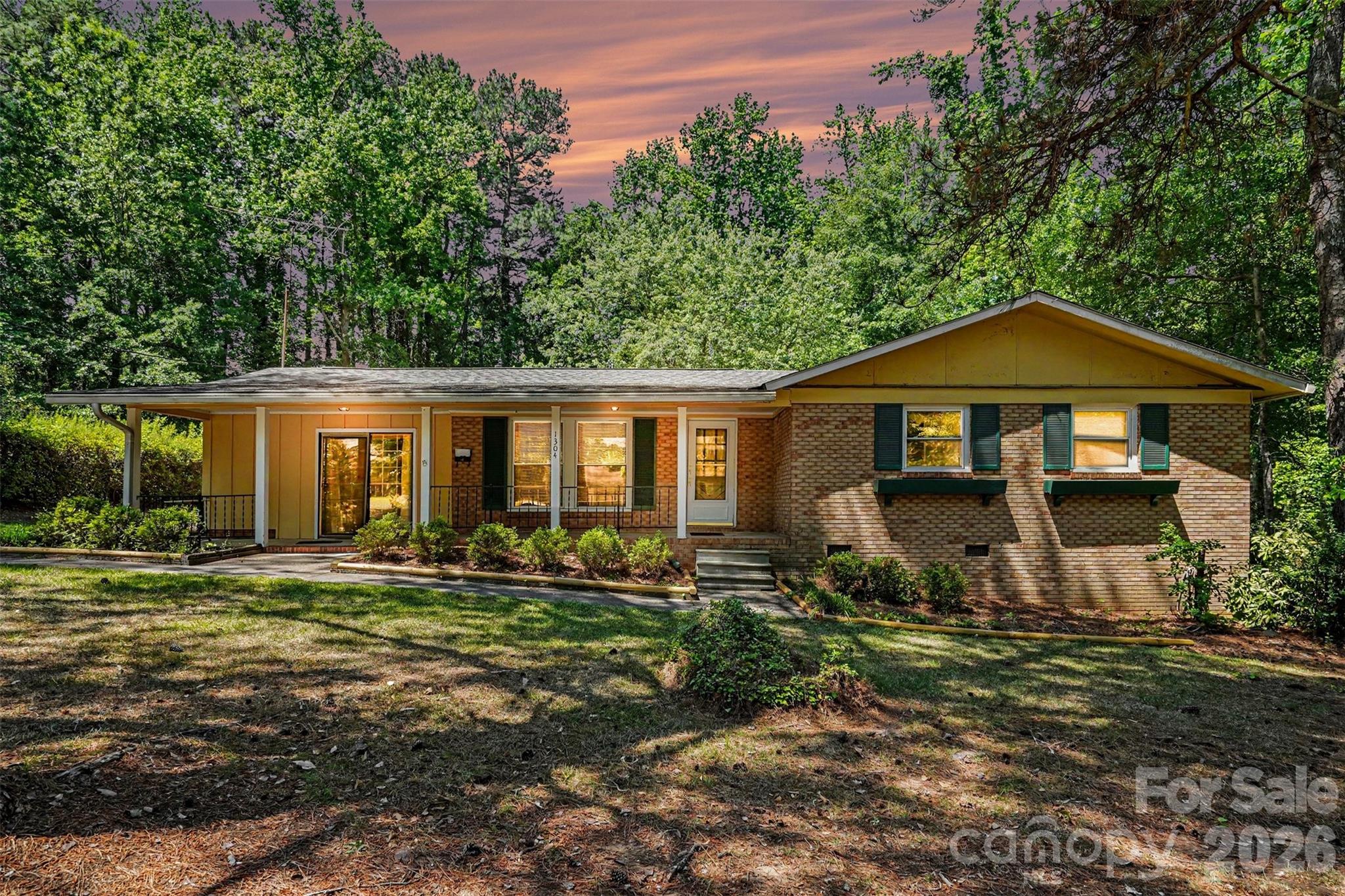 1304 Shannon Drive — photo