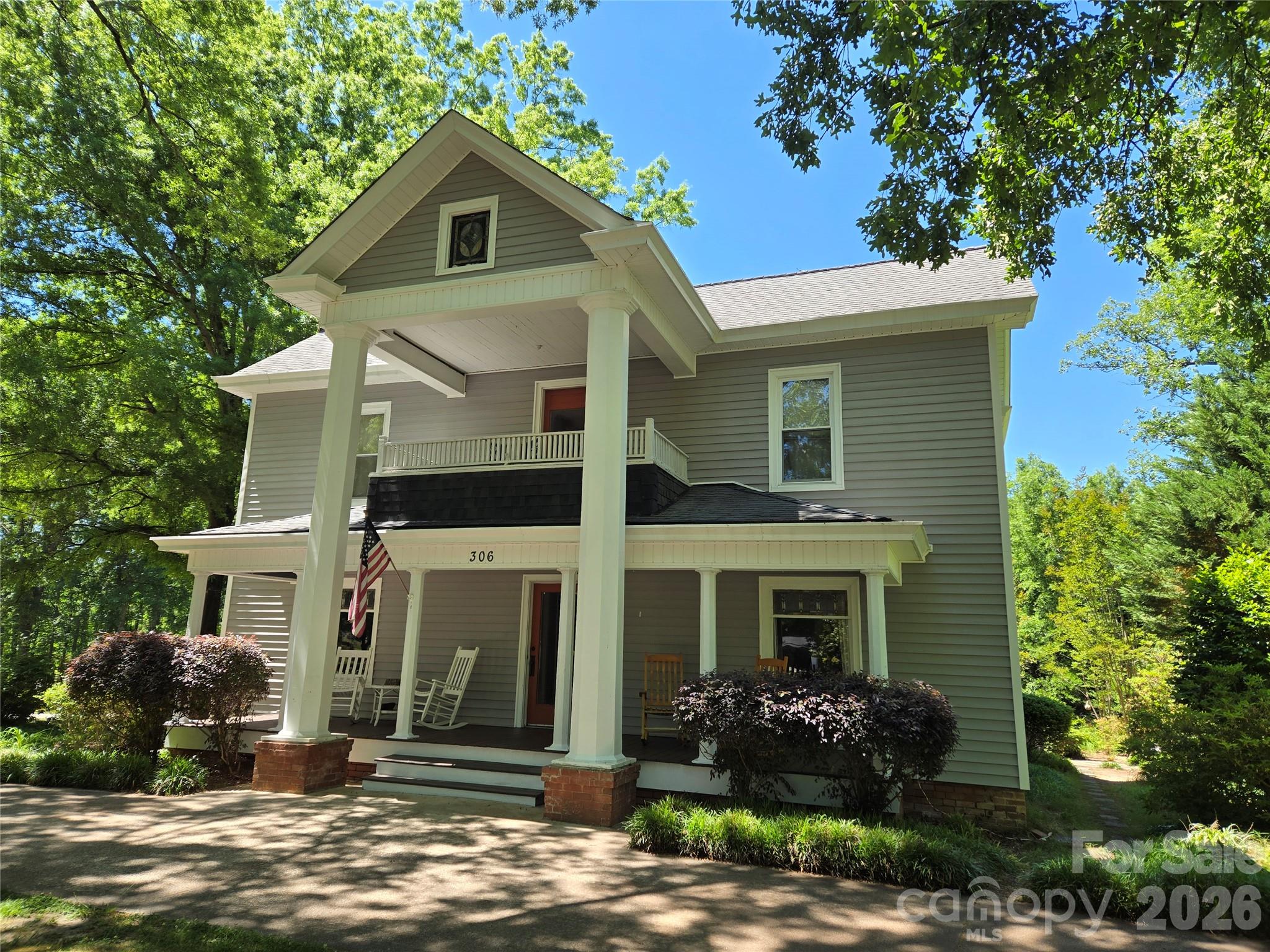 306 W Old Post Road — photo