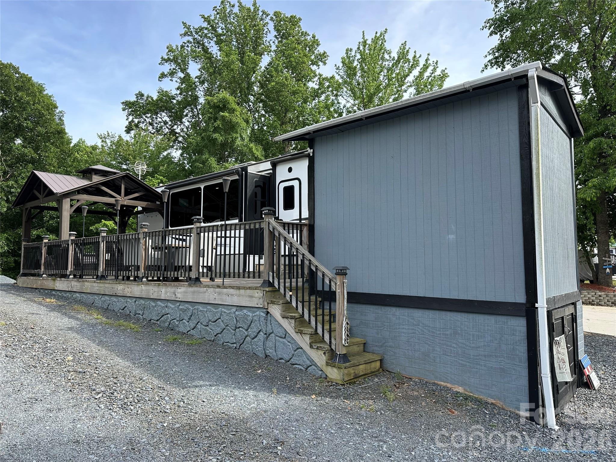 133 Marina Drive — photo