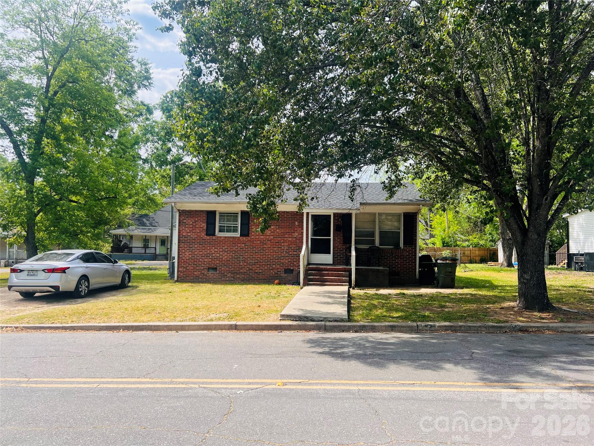 114 Hemphill Avenue — photo