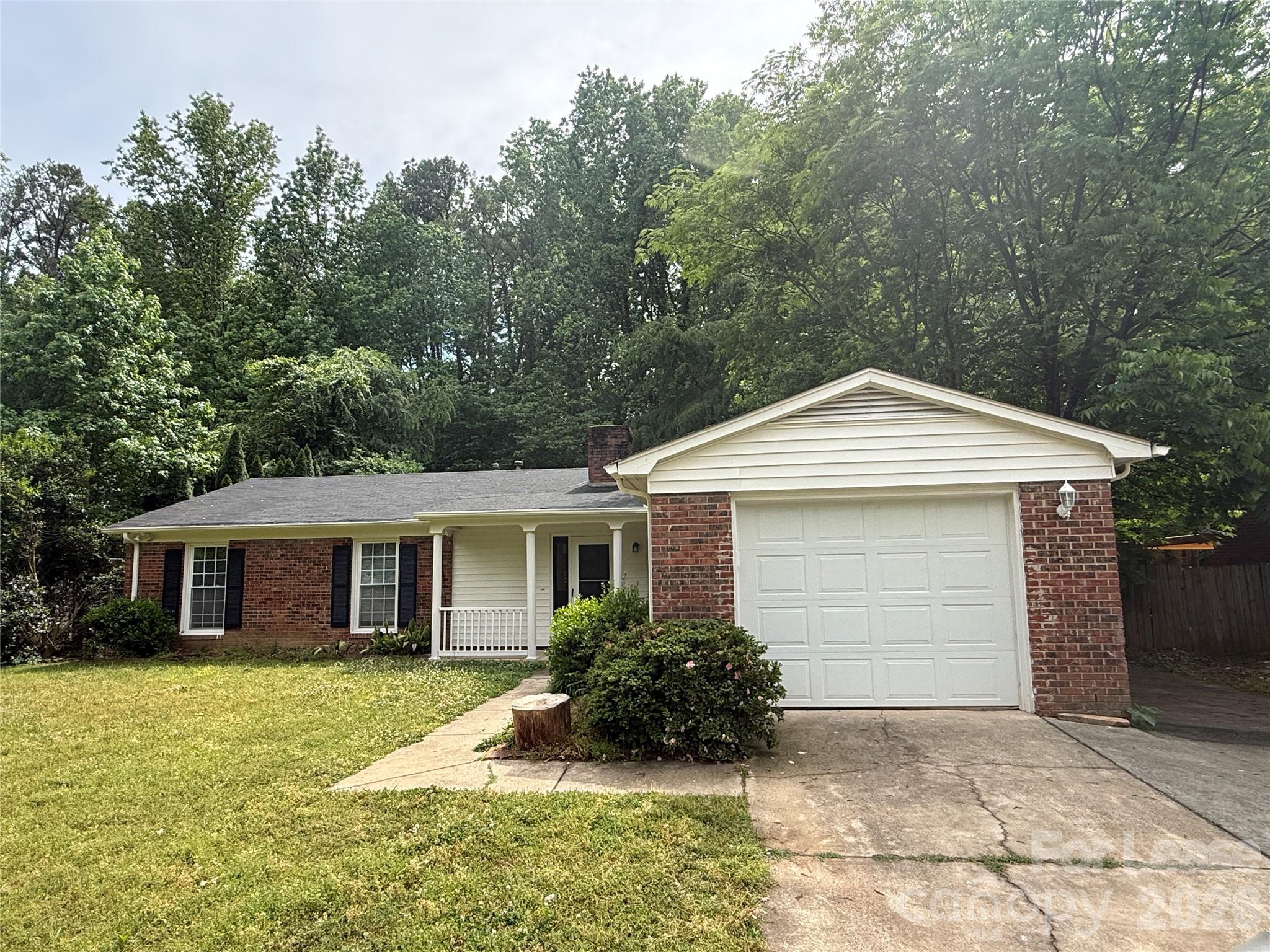 6341 Round Hill Road — photo