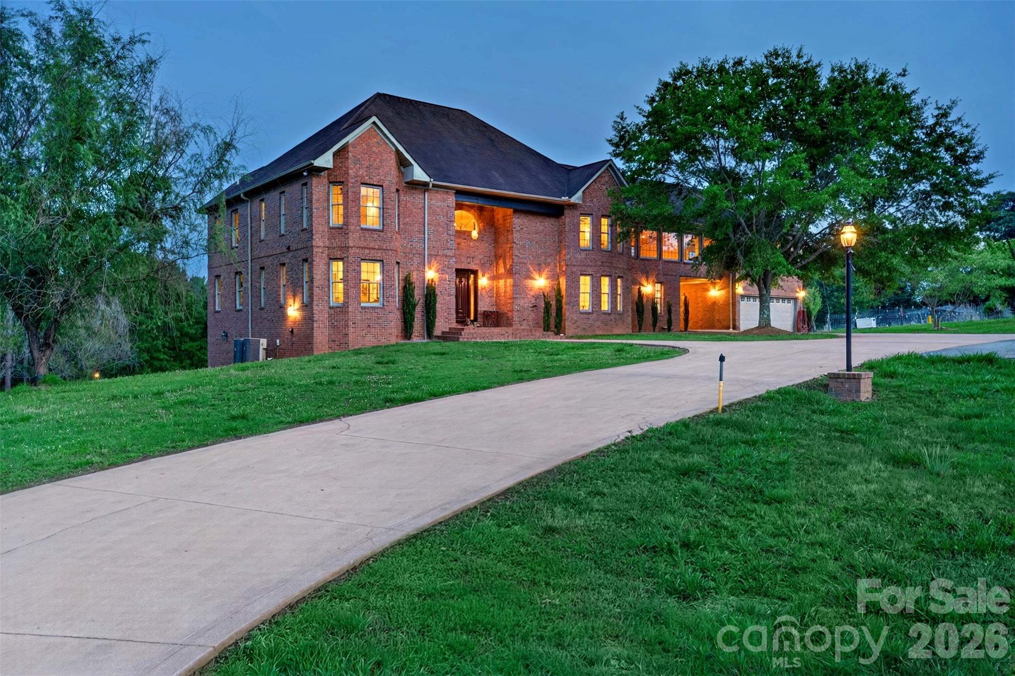 502 Hickory Hollow Road — photo