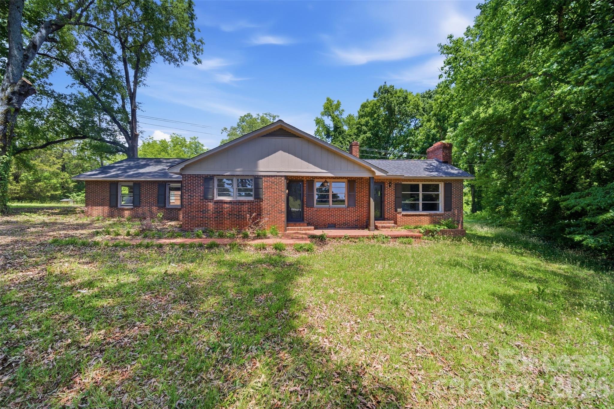 2988 Great Falls Highway — photo