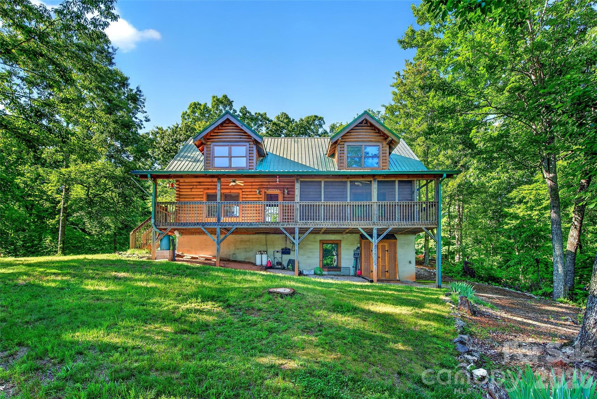 545 Mountain Crest Drive S — photo