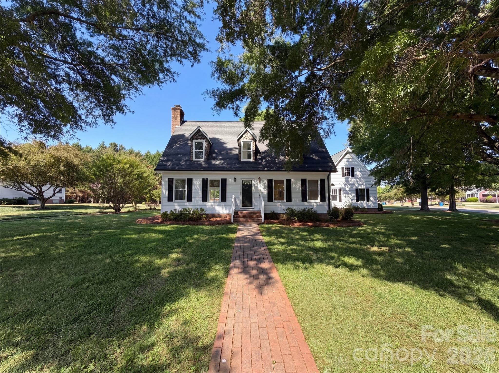 103 Hampshire Court — photo