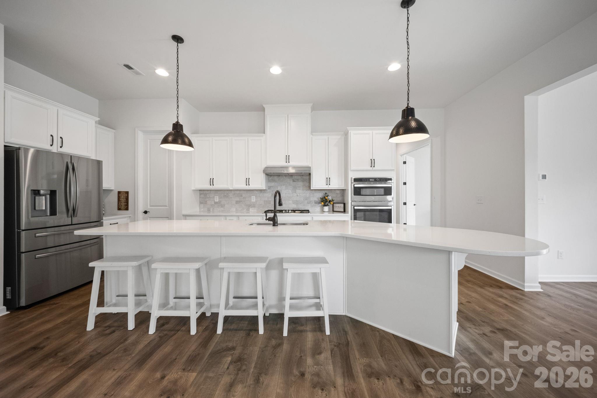 7920 Creek Park Drive — photo