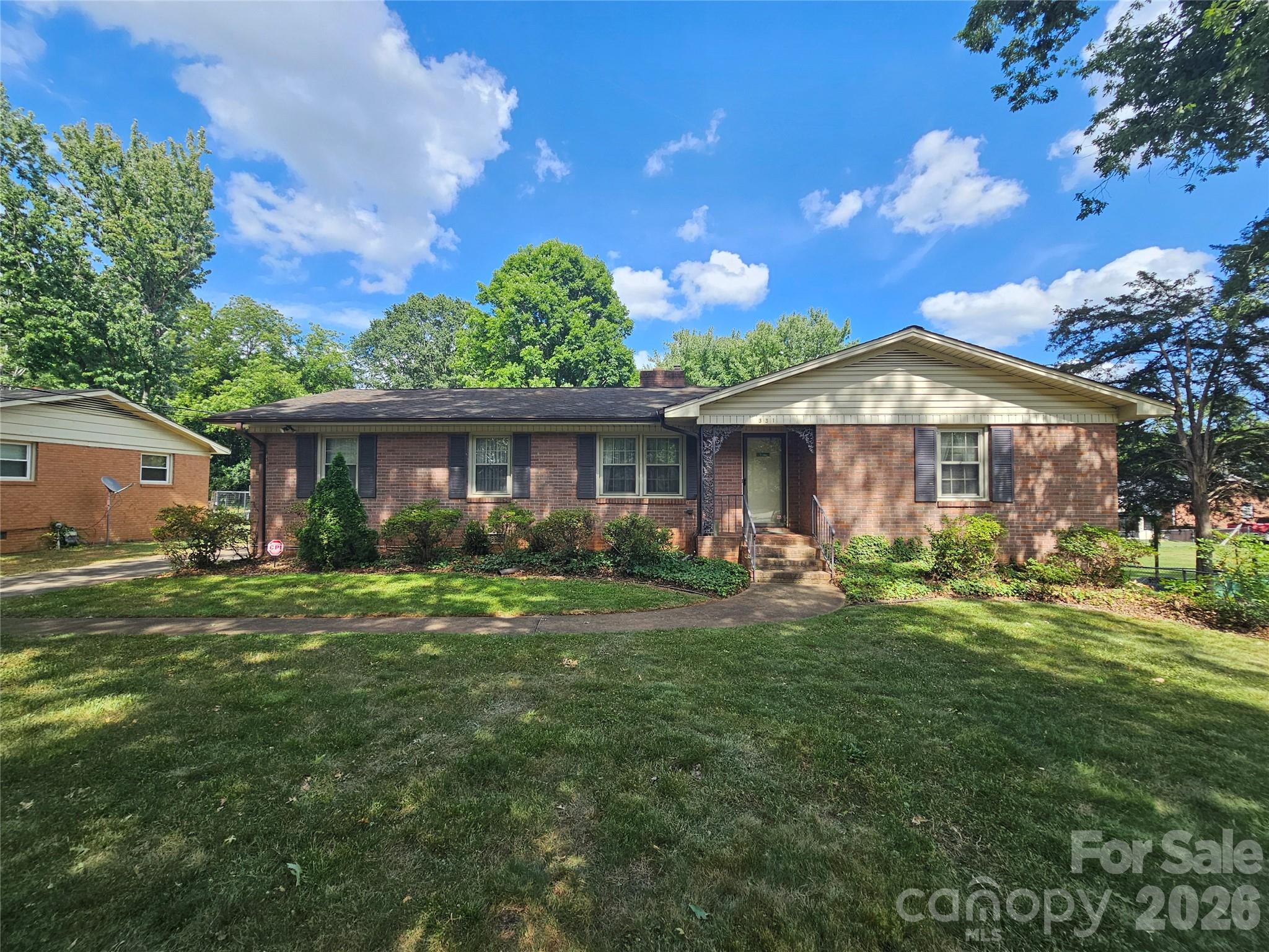 331 Woodside Drive — photo