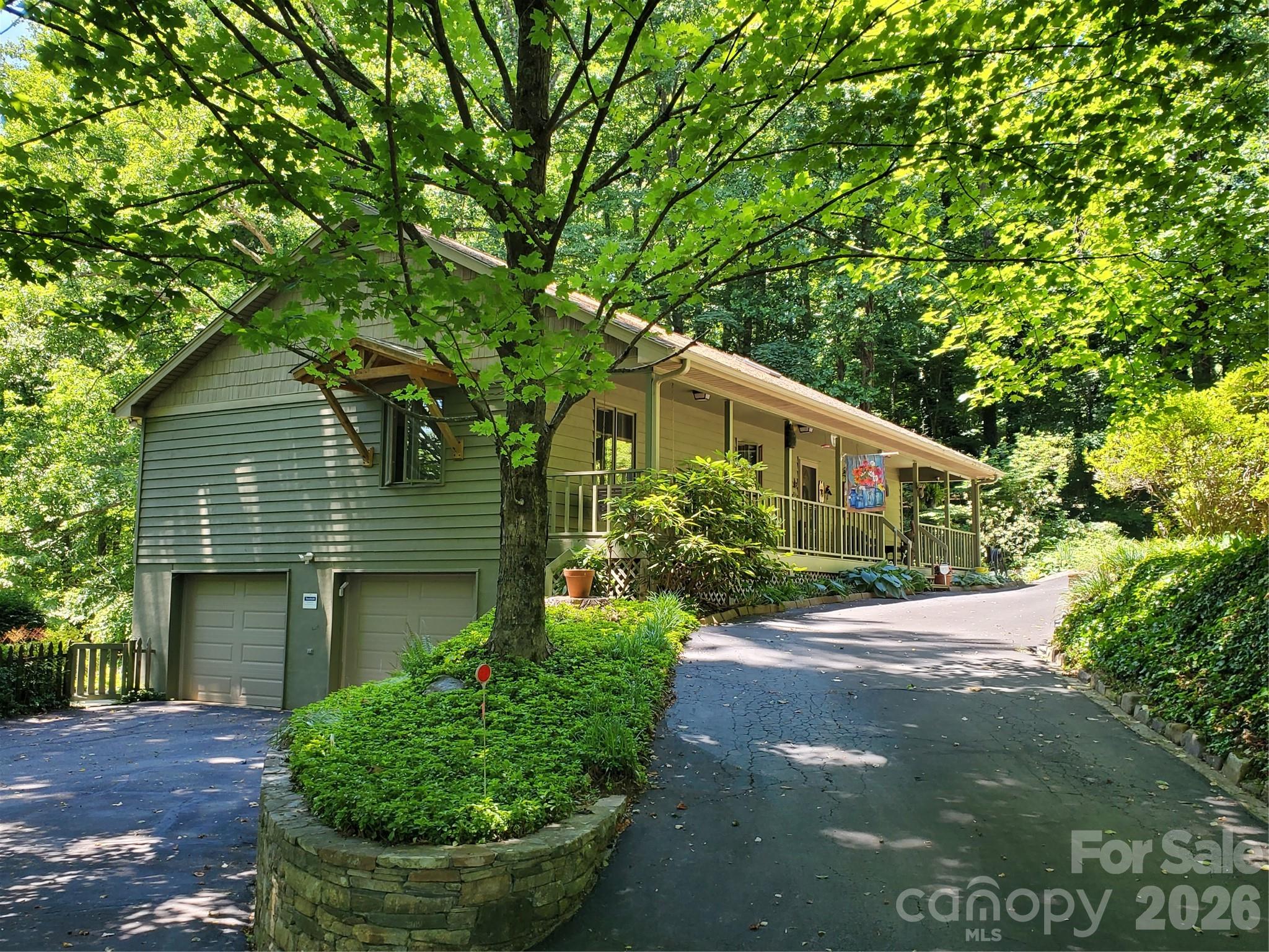 383 Ravenwood Lane — photo
