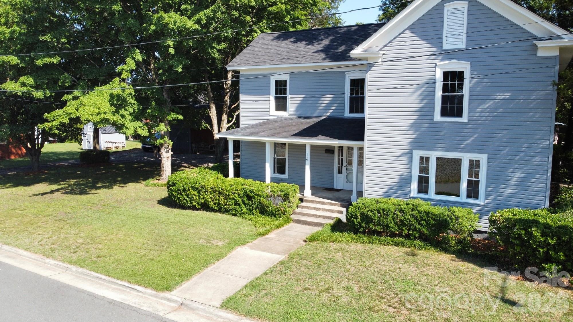 114 N Harris Street — photo