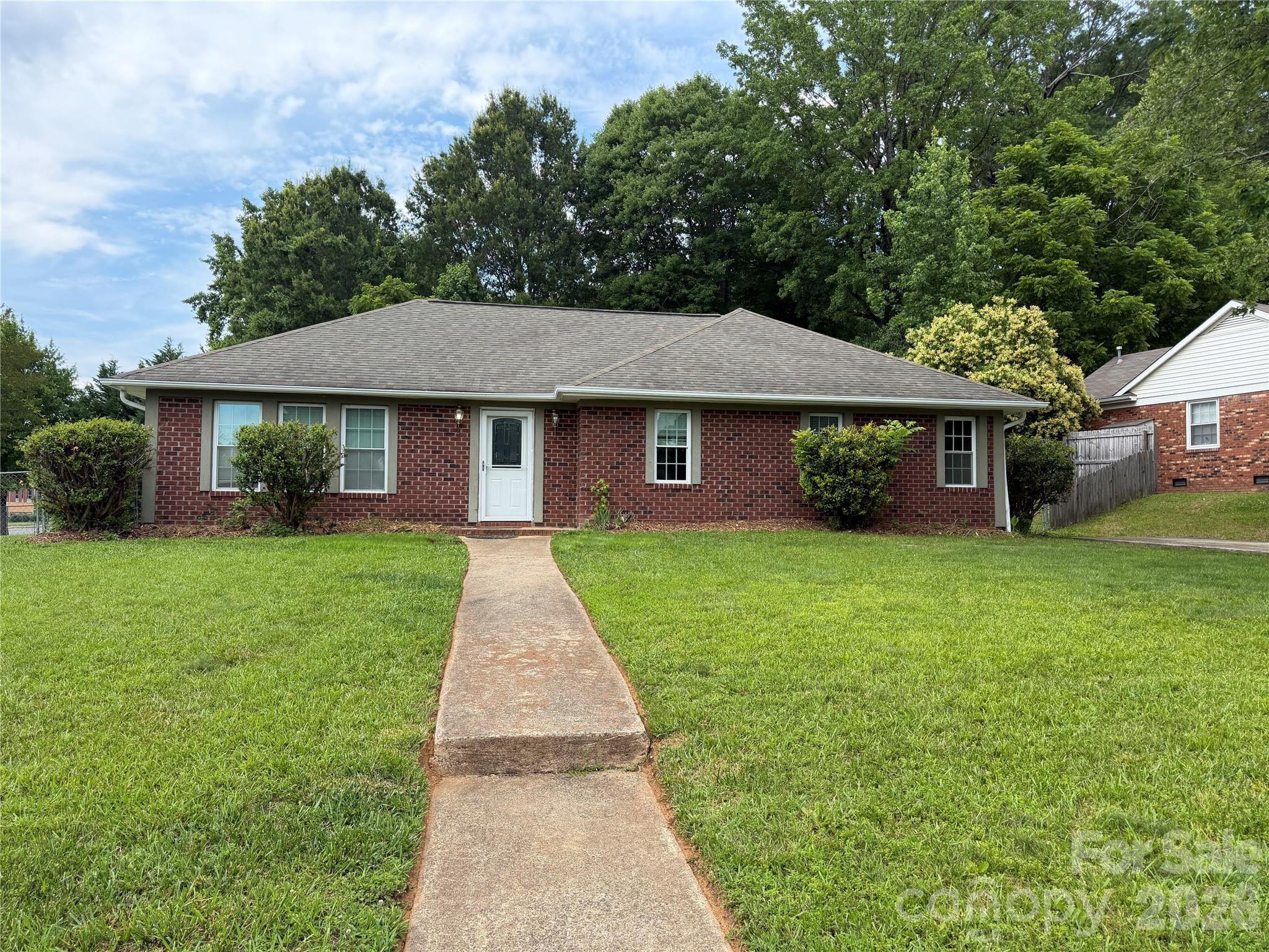 7101 Riding Trail Road — photo