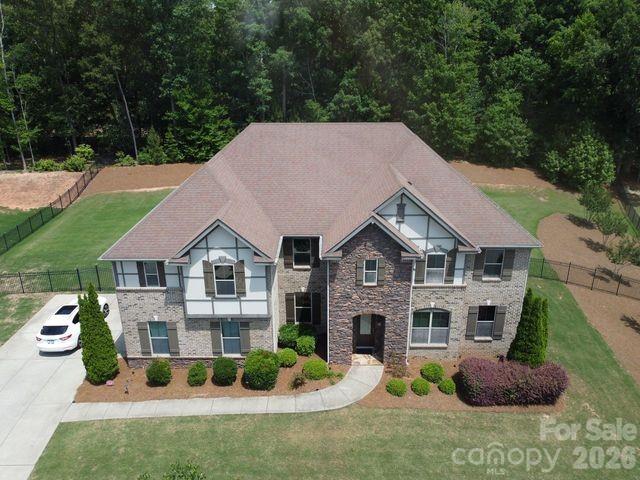 726 Lingfield Lane — photo