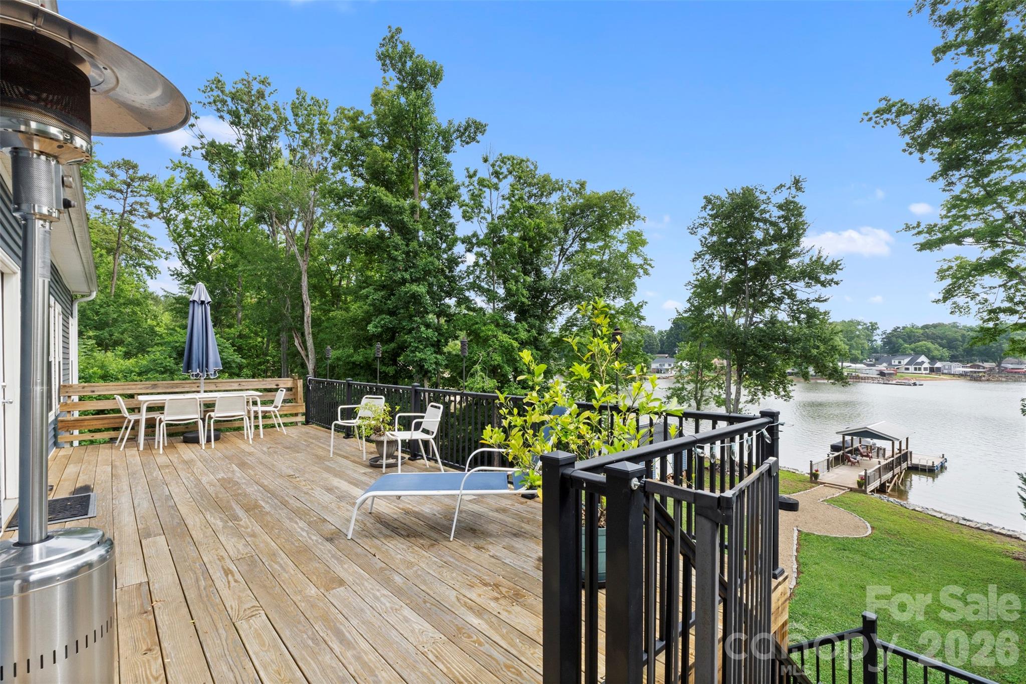 645 Riverside Drive — photo