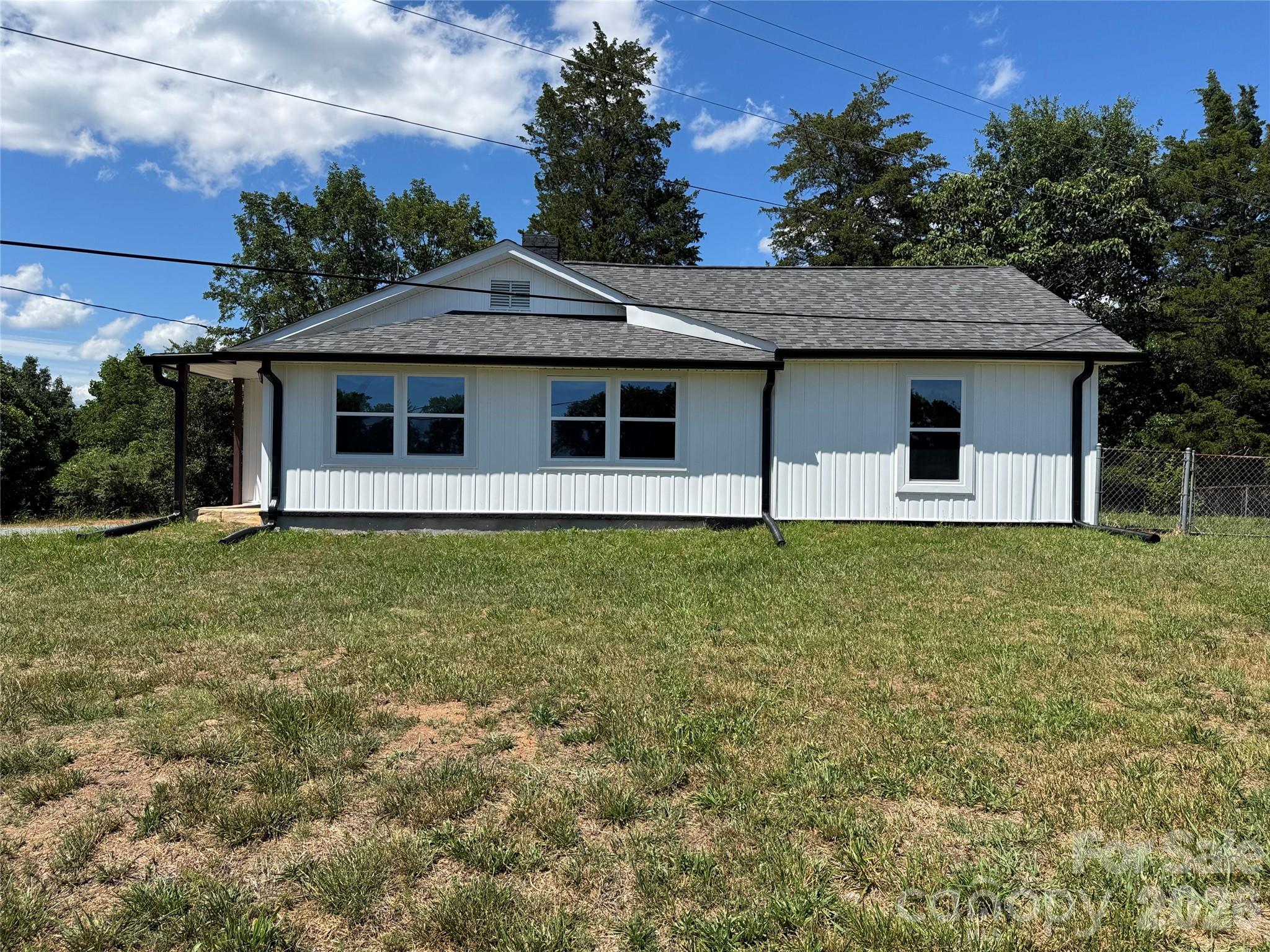 3812 Cliffside Road — photo