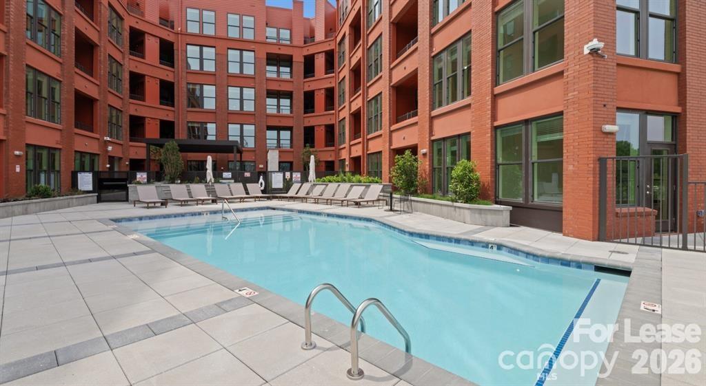 300 E 36th Street Unit B1 — photo