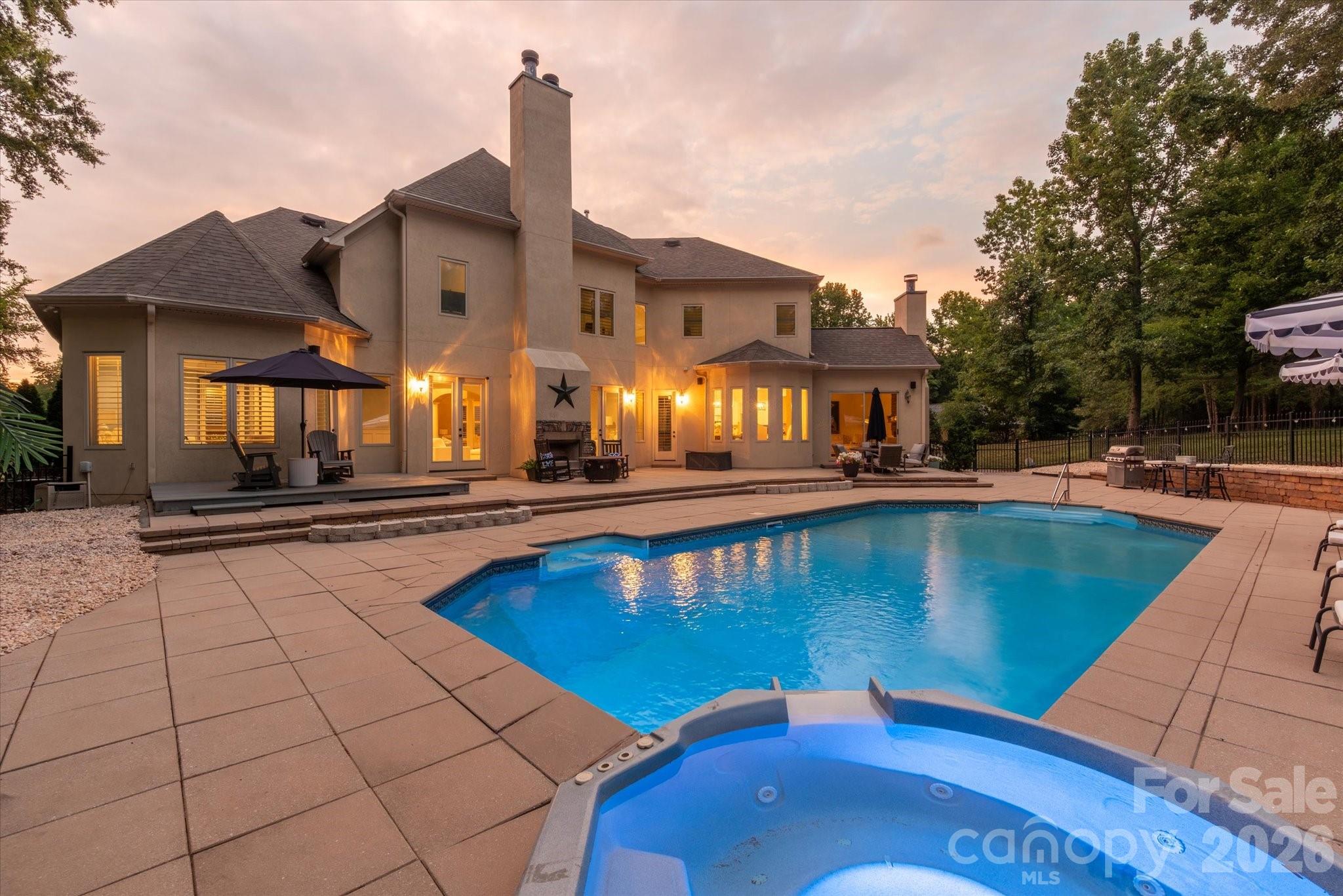 102 Finch Loop — photo