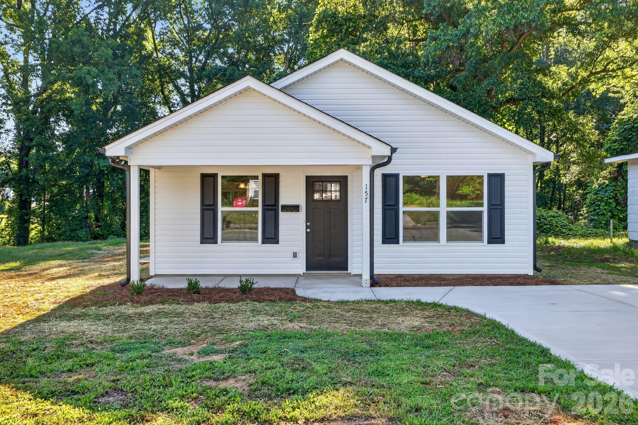 157 Third Street E — photo