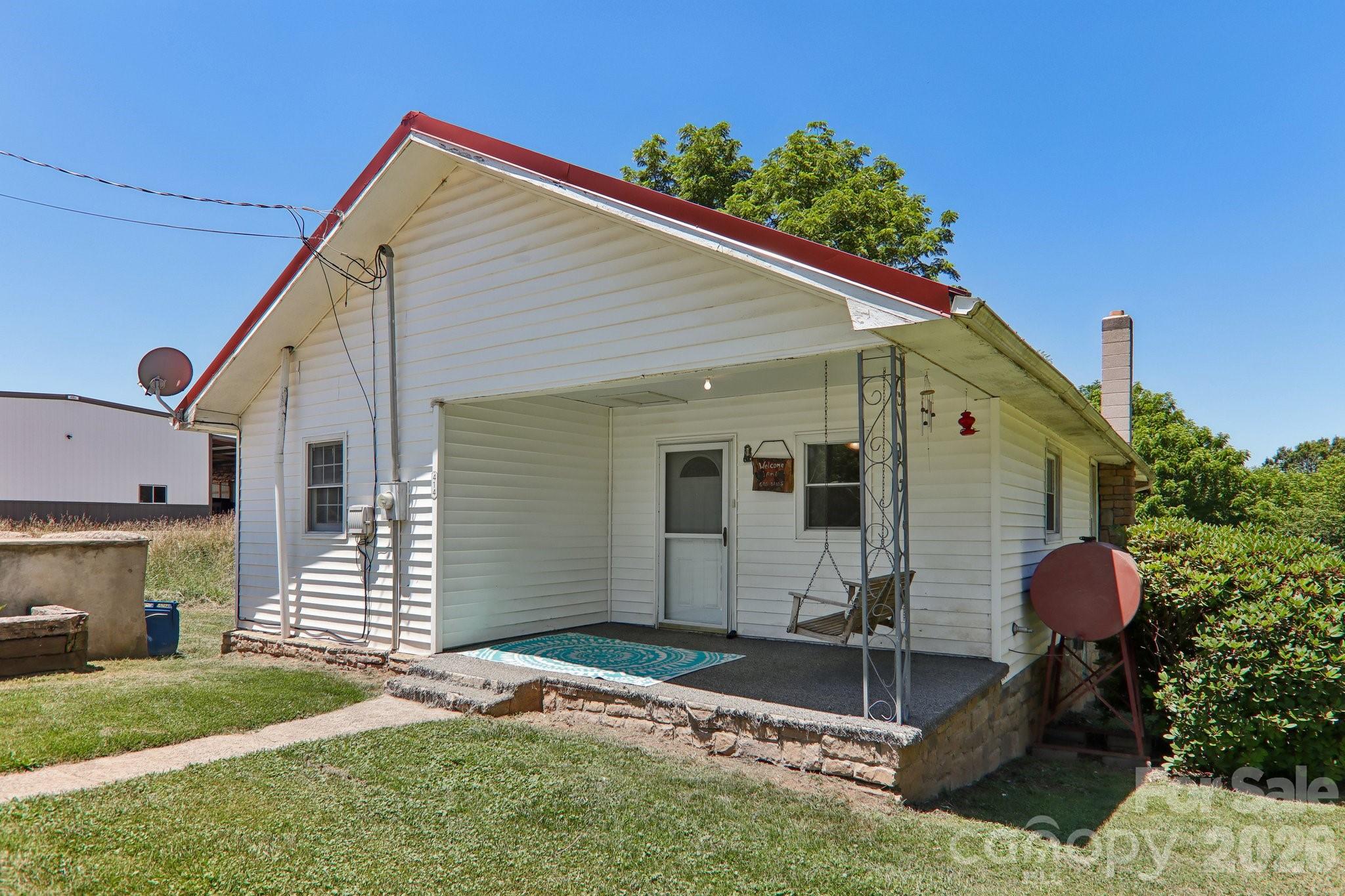 414 Skyline Drive — photo