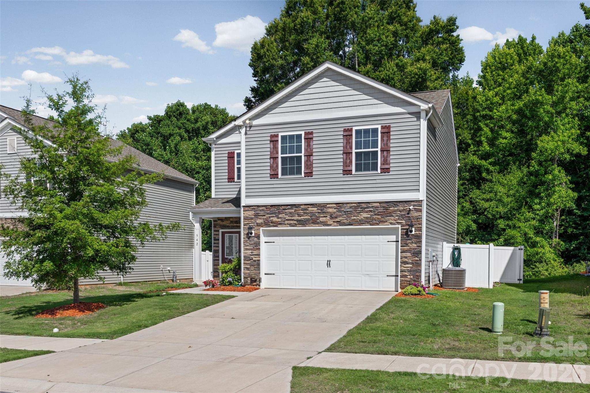 542 King Clover Lane — photo
