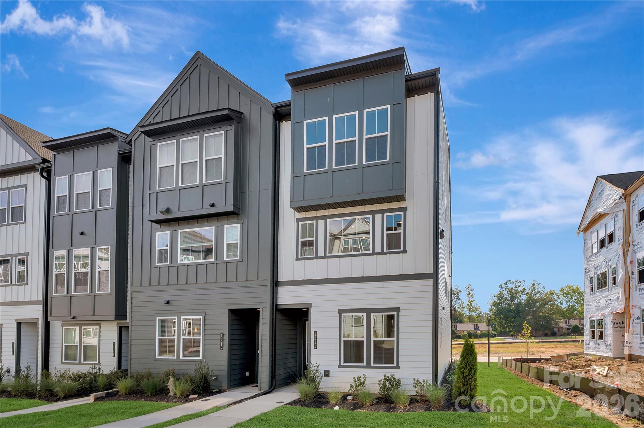1311 Sandstar Lane — photo