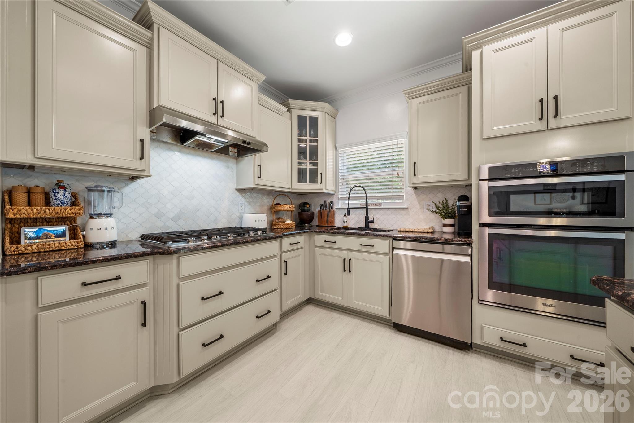 724 Balboa Court — photo
