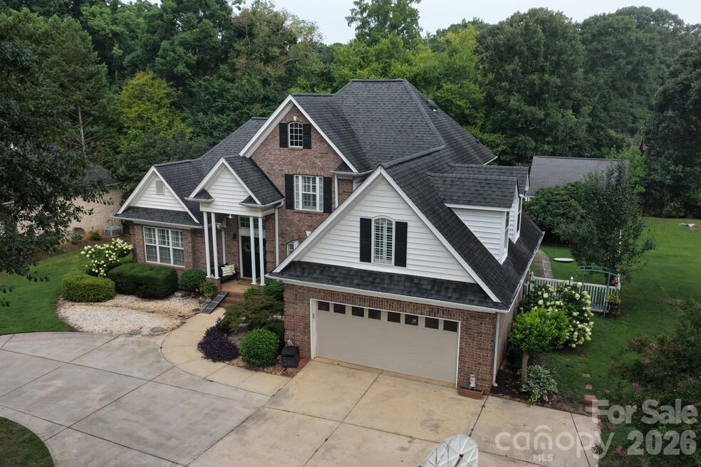 1093 Fairfield Drive — photo