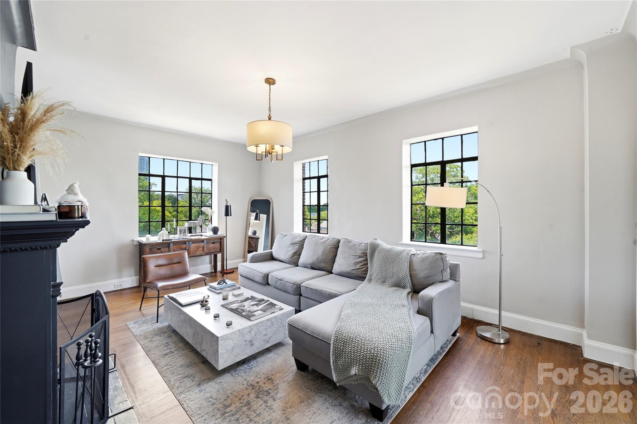 301 W 10th Street 506 — photo